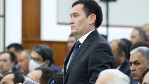 Transport vaziri Ilhom Mahkamov qator masalalar bilan lozim darajada shug&lsquo;ullanmayotgani uchun ogohlantirildi