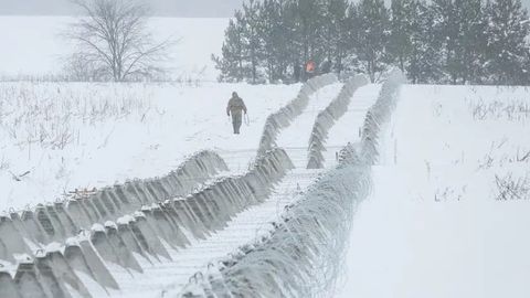 Ukraina Rossiya hujumini qaytarish uchun &ldquo;Surovikin chizig&lsquo;i&rdquo;ni qurmoqda