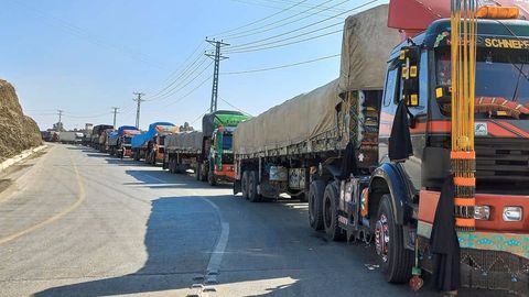 Afghanistan closes five border crossings with Pakistan resulting in $100,000 daily losses