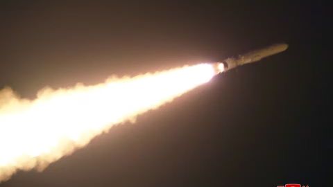 Шимолий Корея янги стратегик қанотли ракетани синовдан ўтказди