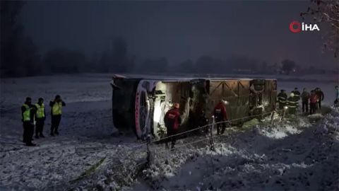 Туркияда автобус ЙТҲга учради: олти киши ҳалок бўлди