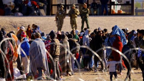 Texas rahbariyati 2022-yildan beri 100 mingdan ortiq noqonuniy migrantlarni boshqa shtatlarga chiqarib yubordi&nbsp;