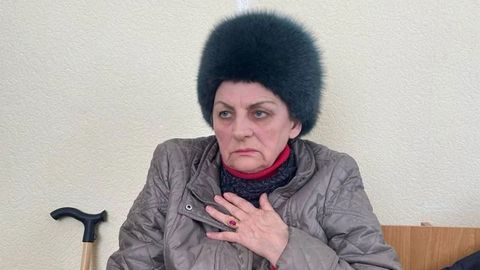 Rossiyada 72 yoshli ayol &ldquo;harbiylar haqida feyk xabarlar tarqatgani uchun&rdquo; qamaldi