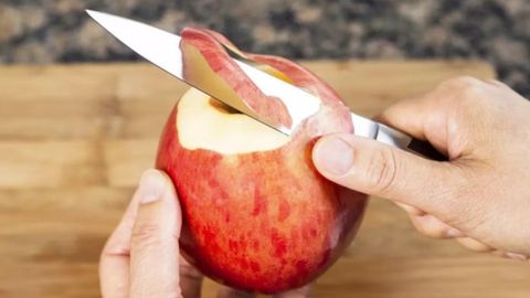 Нима сабабдан олмани пўстлоғи билан истеъмол қилиш керак?