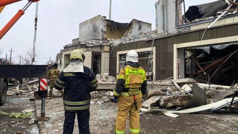 Lisichansk o‘qqa tutilishi oqibatida 28 kishi halok bo‘ldi (video)