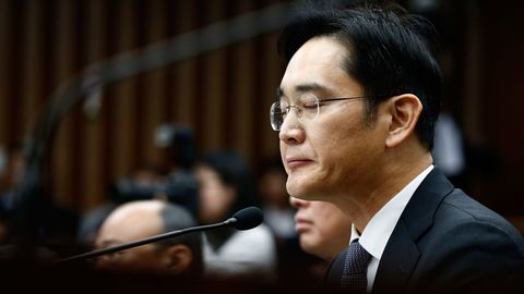Samsung kompaniyasining rahbari firibgarlik ishi bo&lsquo;yicha sudda to&lsquo;liq oqlandi