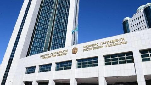 В Мажилисе Казахстана ввели масочный режим из-за коронавируса&nbsp;