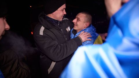 Rossiya va Ukraina harbiy asirlar almashdi (foto)