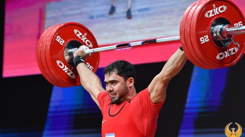 Акбар Джураев стал абсолютным чемпионом Азии по тяжёлой атлетике