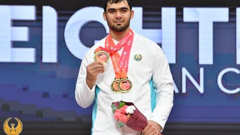 Akbar Djuraev&nbsp;from Uzbekistan becomes absolute champion of Asia in weightlifting