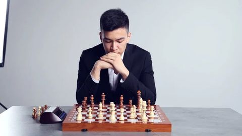 Нодирбек Абдусатторов победил Магнуса Карлсена и выиграл квалификацию&nbsp;
