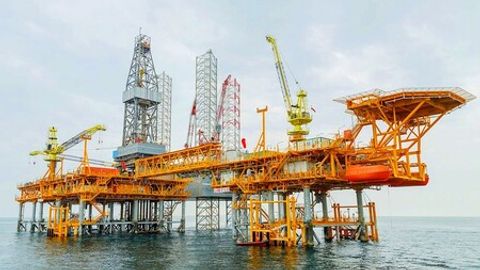 Turkmenistan aims to develop Caspian Sea as oil refining expands