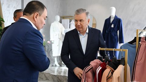 “Соҳанинг қуйи бўғинидаги деҳқон ва фермер ҳам рақобатбардош бўлиши керак” — Шавкат Мирзиёев