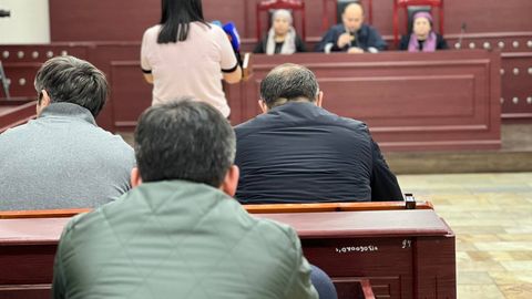 &ldquo;Dok-1 Maks&rdquo; ishi sudlanuvchilardan biri kompensatsiya talab qilmoqda. U o&lsquo;ziga nisbatan qamoqqa olish ehtiyot chorasi noto&lsquo;g&lsquo;ri qo&lsquo;llanilgan deb hisoblaydi
