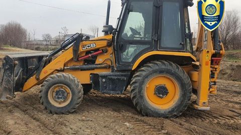 Sirdaryoda obodonlashtirish boshqarmasi ekskavatorni haqiqiy bahosidan 215 mln so&lsquo;m qimmatga xarid qilgani aniqlandi