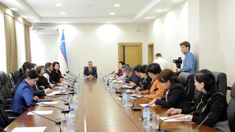 Qonunchilik palatasida &ldquo;psixologik xizmat&rdquo; tushunchasi huquqiy-normativ hujjatlar bilan belgilab qo&lsquo;yilmagani muhokama qilindi