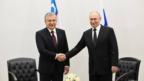 Shavkat Mirziyoyev meets with Vladimir Putin to discuss development of joint transport corridors