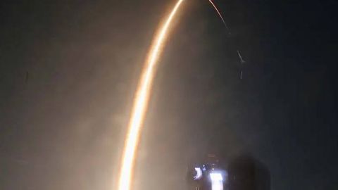 Ой юзасига 50 йил ичида илк бор АҚШ хусусий модули қўнди