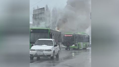 Тошкент вилоятида Mercedes-Benz русумли йўловчи автобусида ёнғин чиқди