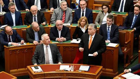 Hungarian parliament ratifies Sweden's NATO membership application