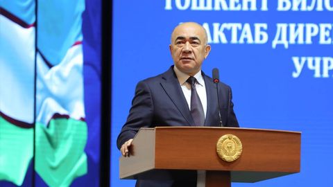Зоир Мирзаев ўқитувчилари ва ўқувчилари телефон ишлатишдан воз кечган мактабга 300 миллион сўм пул мукофоти беришини маълум қилди