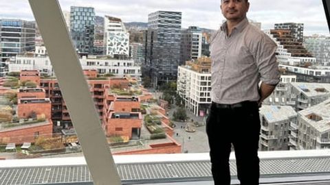 Лондондаги журналист Ибрат Сафо Тошкентдаги ИИБга &ldquo;суҳбатга&rdquo; чақирилди