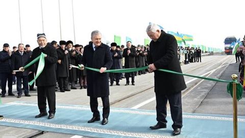 President Mirziyoyev inaugurates Karakalpakstan bridge and railway developments&nbsp;