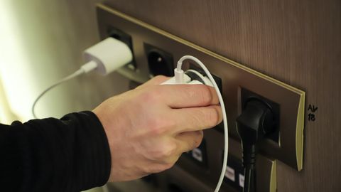 O&lsquo;zbekistonda elektr tarmog&lsquo;idan o&lsquo;g&lsquo;rincha foydalanish bo&lsquo;yicha yana 3 ta holat fosh etildi