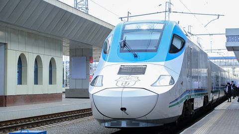 Samarqand&mdash;Toshkent yo&lsquo;nalishi bo&lsquo;yicha qo&lsquo;shimcha &ldquo;Afrosiyob&rdquo; poyezdlari qatnovi yo&lsquo;lga qo&lsquo;yiladi