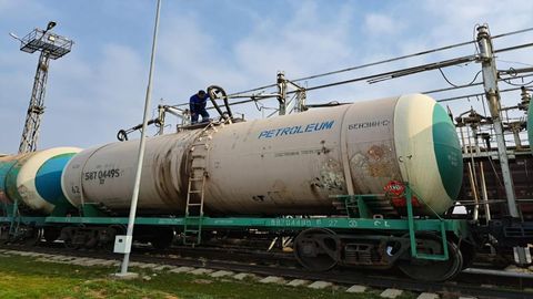 Kazakhstan allocates 2,000 tons of diesel in aid to Kyrgyzstan&nbsp;