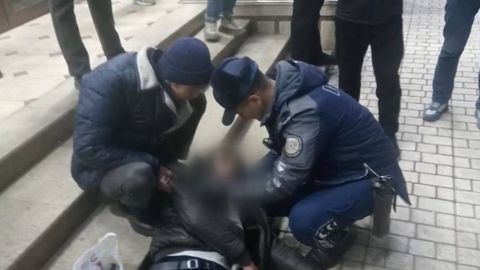 Andijonda ichki ishlar xodimlari sabab o&lsquo;smir yigitning hayoti saqlab qolindi (video)&nbsp;