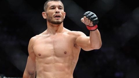 Маҳмуд Муродов UFC билан яна 4 та жанг учун шартнома имзолади