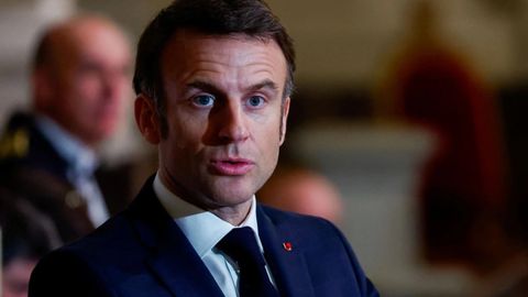 Макрон уруш, Путин ва Украинага қўшин юбориш ҳақида интервью берди