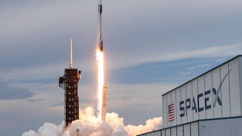SpaceX АҚШ разведкаси учун айғоқчи сунъий йўлдошлар тармоғини яратади&nbsp;