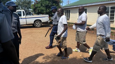 Зимбабведа ўзини &ldquo;пайғамбар&rdquo; деб атаган эркак ушланди