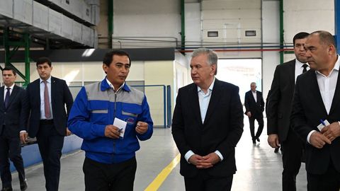 Президент поездлар тармоғини кенгайтириб, аҳолини кўп туманларга олиб бориш бўйича топшириқ берди