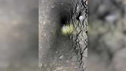 Qirg&lsquo;iz&ndash;o&lsquo;zbek chegarasida 130 metrli yerosti tunneli topildi (video)&nbsp;