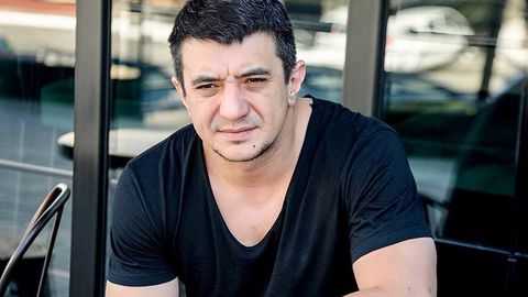 &ldquo;Shifokorlar o&lsquo;ldirib yuborgan&rdquo;. Bobur Yo&lsquo;ldoshev birinchi rafiqasining vafoti, to&lsquo;yga chiqmasligi va yolg&lsquo;izligi haqida