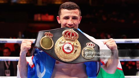 Исроил Мадримовга Хоразм вилояти ҳокими томинидан 2 хонали уй совға қилинди (видео)&nbsp;