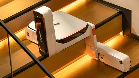 Amerikada zinapoyadan ko&lsquo;tarila oladigan robot-changyutgich ixtiro qilindi (video)