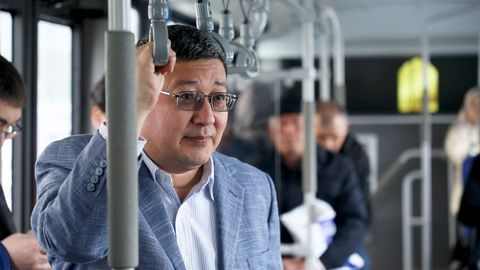 Чиновники Узбекистана пересели на общественный транспорт (фото)
