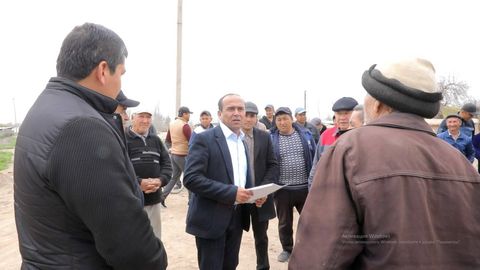 Qarshi tumanida hashar yo&lsquo;li bilan qurilgan ko&lsquo;prik qulab tushdi. Hokimlik ko&lsquo;prik ta&rsquo;mirlanayotganini ma&rsquo;lum qildi