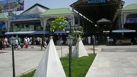 &ldquo;Yunusobod&rdquo; dehqon bozorini olti qavatli qilish taklif etildi