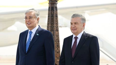 Uzbekistan welcomes Kazakhstan's President Tokayev for bilateral discussions