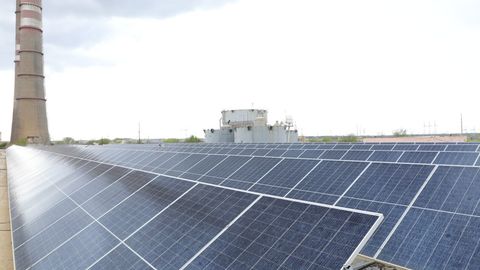 Syrdarya hydro power plant saves nearly UZS 1bn with solar panel installation&nbsp;