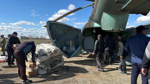 В пострадавшие от наводнения регионы Казахстана доставлено 1,4 тысяч тонн гумпомощи
