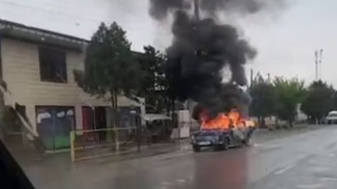 Andijonda harakatlanib ketayotgan &ldquo;Jiguli&rdquo; yonib ketdi (video)&nbsp;
