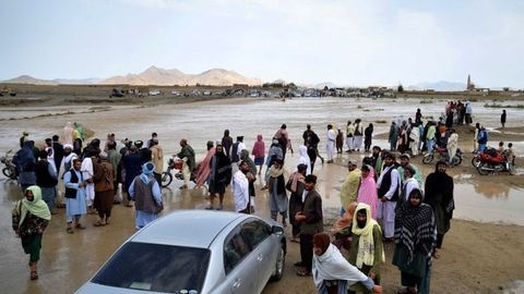 Афғонистонда сув тошқинлари оқибатида 70 га яқин одам ҳалок бўлди (видео)