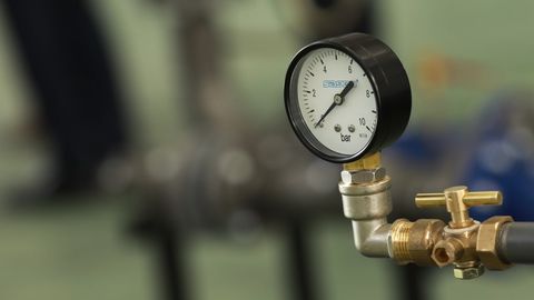 Ўзбекистонда ўтган уч ойда қанча газ ва “свет” ўғирлангани маълум қилинди