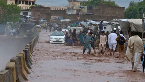 Pokistonda kuchli yomg&lsquo;ir va yashin urishi oqibatida kamida 50 kishi halok bo&lsquo;ldi (foto)
